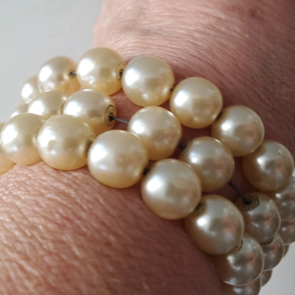 Vintage Kenneth Jay Lane Pearl Wrap Bracelet - Picture 2 of 4